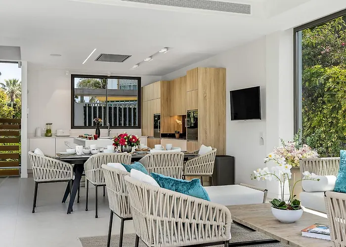 About Gladiolo Villa